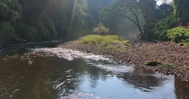 Azhutha River